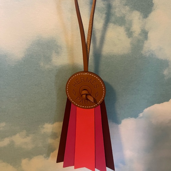 HERMES Hunter Cowhide Milo Lambskin Paddock
Flot Bag Charm Rose Jaipur - Picture 8 of 11